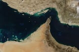 Saudi Crown Prince and Macron discuss reopening Strait of Hormuz
