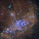 Hubble captures unique ultraviolet view of a spectacular star cluster