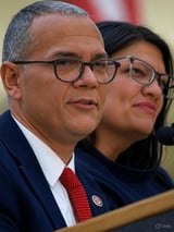 Lawmakers Introduce Bill to Ban AI Price Gouging and Wage Fixing