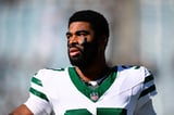New York Jets' Qwan'tez Stiggers taken to hospital after briefly losing consciousness at practice | AP News