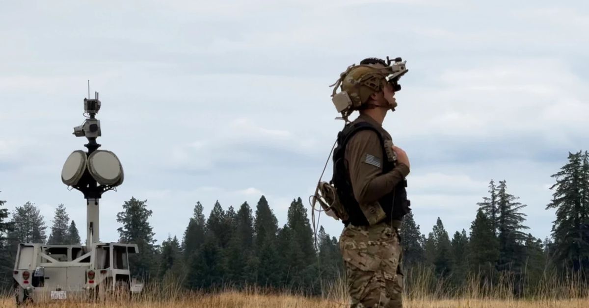 Palmer Luckey partners with Microsoft to turn US soldiers into Starship Troopers