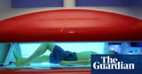 Sunbeds should be banned in UK, skin cancer experts say