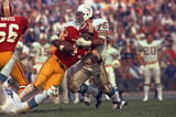 Manny Fernandez, key part to the 1972 perfect Dolphins season, dies at 79 | AP News