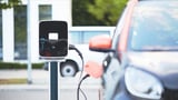 Electric cars in UK last as long as petrol and diesel vehicles, study finds