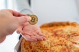 Happy Bitcoin Pizza Day! Remembering (With Crypto Regret) The Day When 2 Pizzas Cost 10,000 BTC - Papa Jo