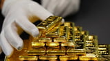 Gold prices edge higher on short covering