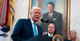 Trump Offers a Private Dinner to Top 220 Investors of His Memecoin