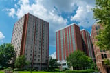 One in four Spaniards allocates most of their income to housing