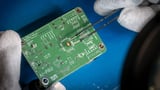Brain-inspired AI chip uses 100 times less energy to power devices; works offline