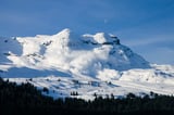 Avalanche strikes Austria, 250 rescuers deployed