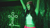 Watch Kacey Musgraves Sing “Mexico Honey” at Karaoke in New Video