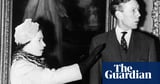 MI5 files suggest queen was not briefed on spy in royal household for nine years