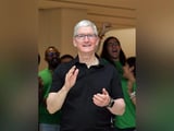 Entertainment News | Apple CEO Tim Cook Extends Diwali Greetings with 'diyas' Captured on IPhone | LatestLY