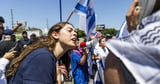 Pro-Palestinian protesters clash with Israel supporters in West L.A. - Los Angeles Times