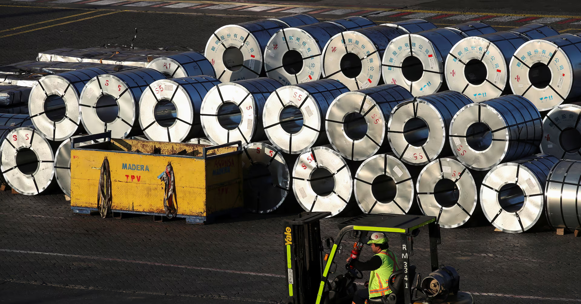 Trump signs proclamation amending tariffs on steel, aluminum and copper imports