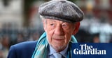 Ian McKellen pulls out of Player Kings national tour after fall from stage