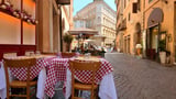 Italy to crack down on fake reviews of hotels and restaurants with tough new law