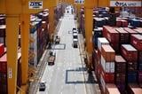 South Korea's Exports Rise by 5.8% in Early November, Trade Surplus Hits $798 Mil.