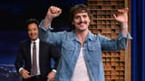 Benson Boone Backflips Off Jimmy Fallon’s Desk, Naturally
