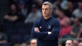 University of Virginia announces sudden retirement of basketball coach Tony Bennett | CNN