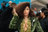 “Hustling like it’s 2008”- Netizens react to Cardi B selling her album “AM I THE DRAMA?” on the streets of New York