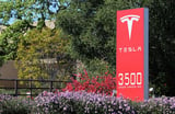 Tesla Gains Confidence as Analysts Call Autonomy Its Biggest Catalyst
