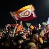 Turkey painted in yellow and red: 26th championship celebrated in 81 provinces and beyond the border