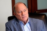 Former Detroit Mayor Duggan suspending Michigan governor run | AP News