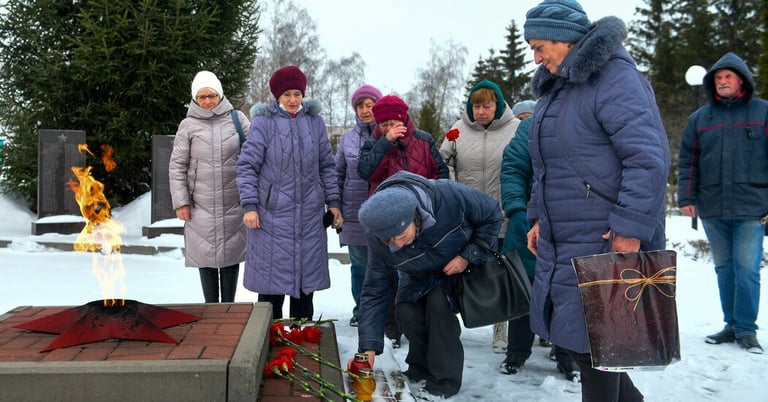 Russian Military Plane Carrying Ukrainian POWs Crashes, All 74 Onboard Dead Amid Rising Tensions