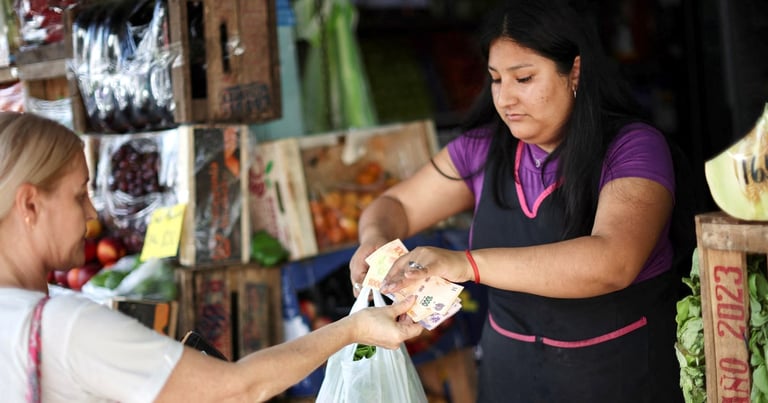 Argentina's Inflation Skyrockets to 211.4%, Surpasses Venezuela for First Time in Decades