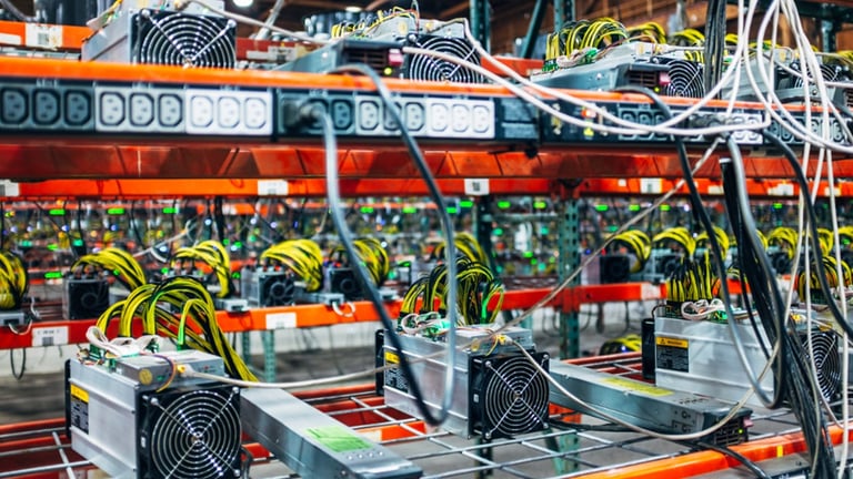 Phoenix Group Seizes Top Spot in Bitcoin Mining with $187M Investment in Bitmain Machines