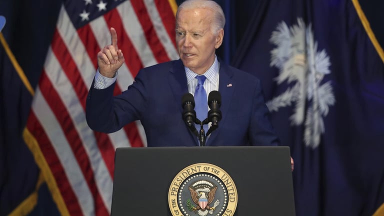 Biden Offers Border Closure for Deal Amidst High Stakes Congress Talks