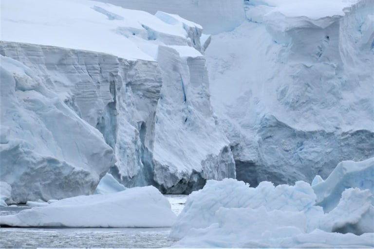 Cadman Glacier's Rapid Retreat: Antarctic Ice Shelf's Collapse Signals Climate Crisis