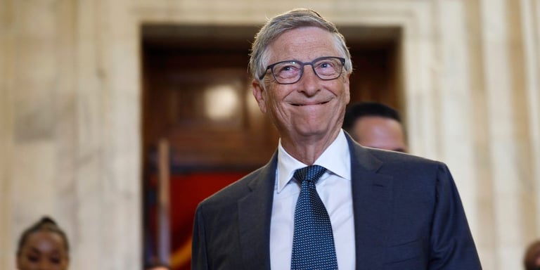 Bill Gates Predicts 2024: A Turning Point with AI Advancements and Global Health Breakthroughs