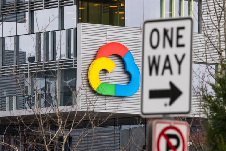 Google Unveils Advanced AI Model Gemini Pro, Igniting Chatbot Competition with Microsoft
