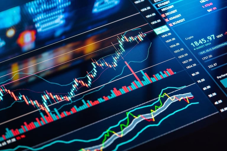 Bitcoin Surges Above $43K Amid Fed Rate Hike Pause Hopes