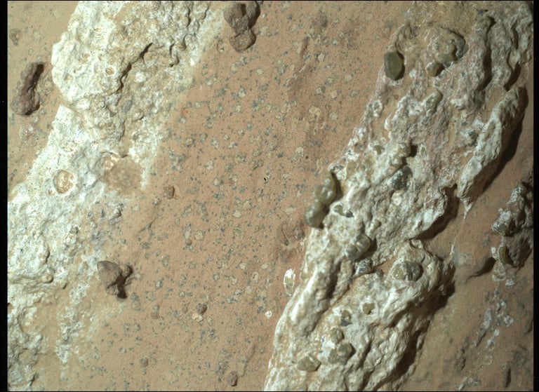 Mars Rover Finds Strongest Organic Signal Yet, Hinting at Possible Ancient Life
