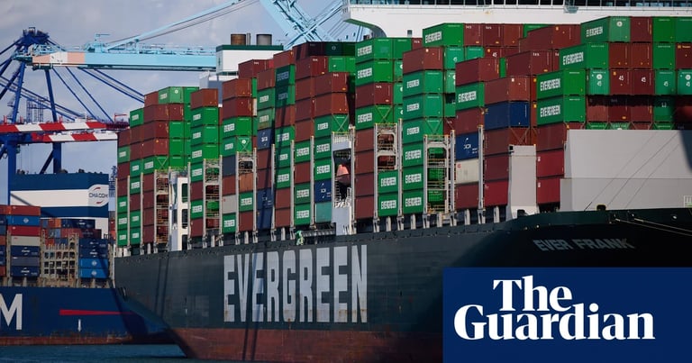 Trump's Trade Policies Spark 45% Plunge in US-China Shipments, Recession Fears Rise