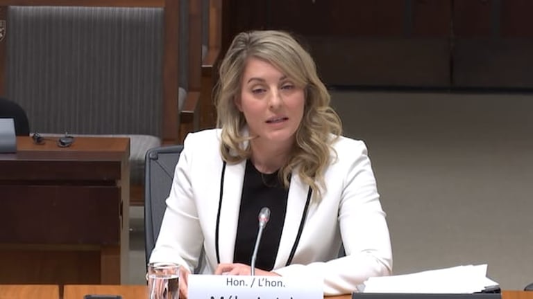 Canada Challenges Stellantis Over Jeep Production Shift, Threatens Funding Clawback