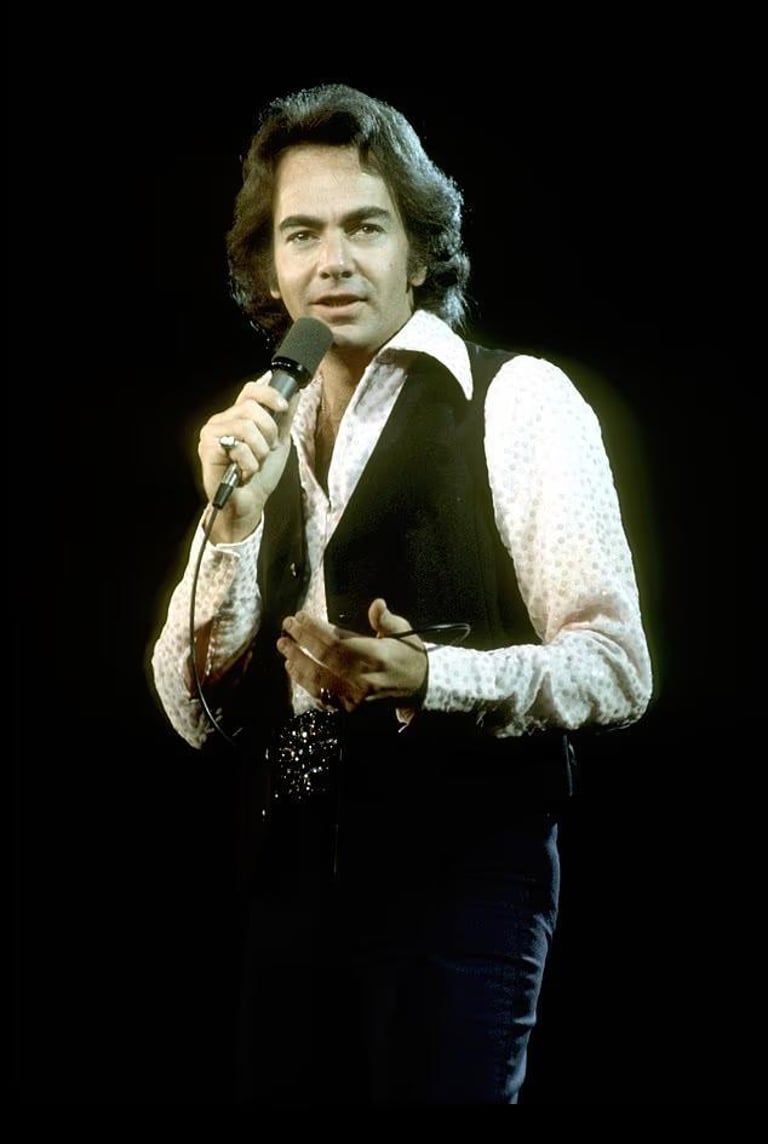 Neil Diamond Honored at Carousel Ball, Raises $2M for Diabetes Research Despite Parkinson's Challenge