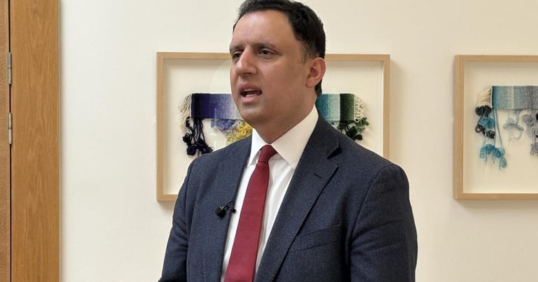 SNP and Greens Slam Labour's Anti-Referendum Stance, Urge Independence for Scotland's Future