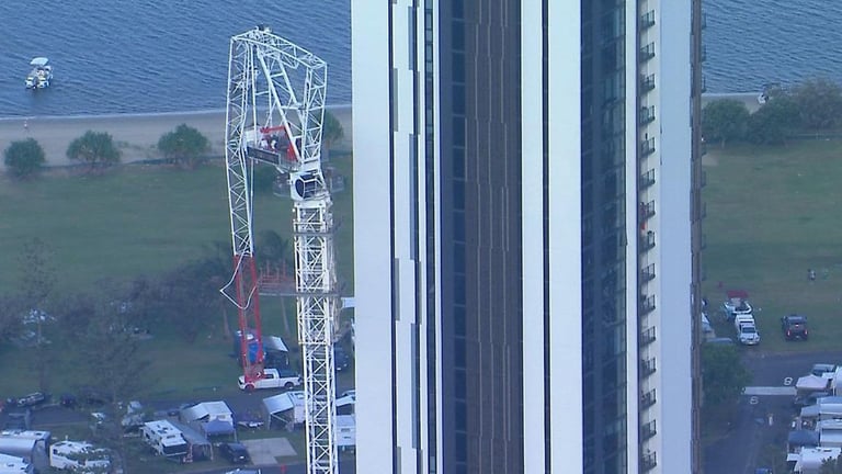 Gold Coast Crane Collapse Sparks Christmas Chaos, Forces Evacuations at Broadwater Tourist Park
