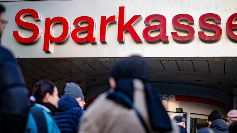 Gelsenkirchen Heist: Police Question 3,000 Victims in Multi-Million Euro Bank Vault Burglary