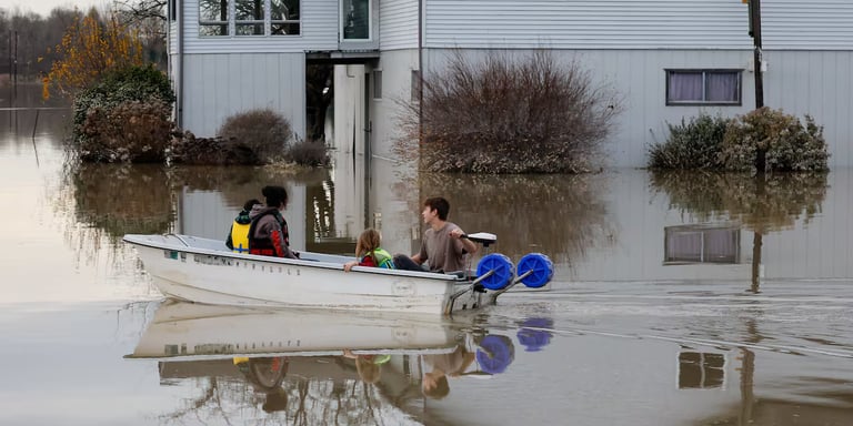 Evacuation Orders Issued as Green River Levee Breach Sparks Flood Alerts in Seattle Area