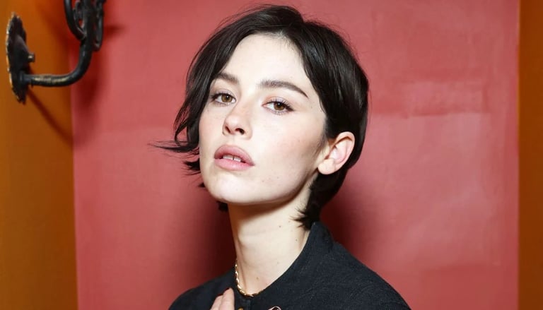 Gracie Abrams' 'Daughter From Hell' Soars to Billboard 200 No. 1, Marking Career Milestone
