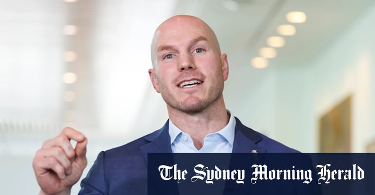 Senator Pocock Ousted from Club After Criticizing Gambling Lobby Ties and PM Albanese's Role