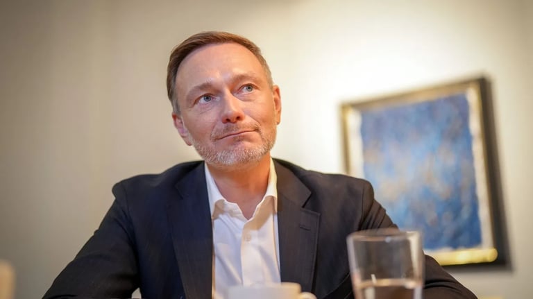 Lindner Pushes for Schwarz-Gelb Coalition to Counter AfD, Warns Against SPD Alliance