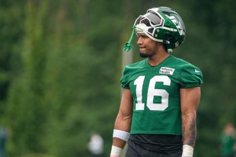 Jets Rookie Kenyon Sadiq Sidelined by Injury, Risks Missing Start of Camp