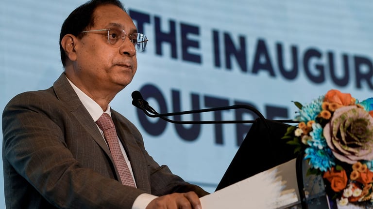 Pandey Pushes for Liquidity Boost in India's Corporate Bond Market Amid FPI Inflows and Market Optimism