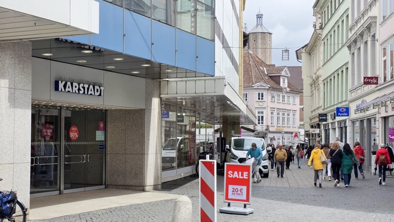 Galeria's Future in Limbo: 33 Stores Face Potential Closure Amid Profitability Review
